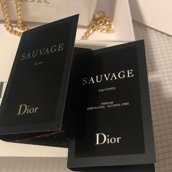 Dior Cream and Gold Cosmetic Pouch with Sauvage Samples - Picture 6 of 8